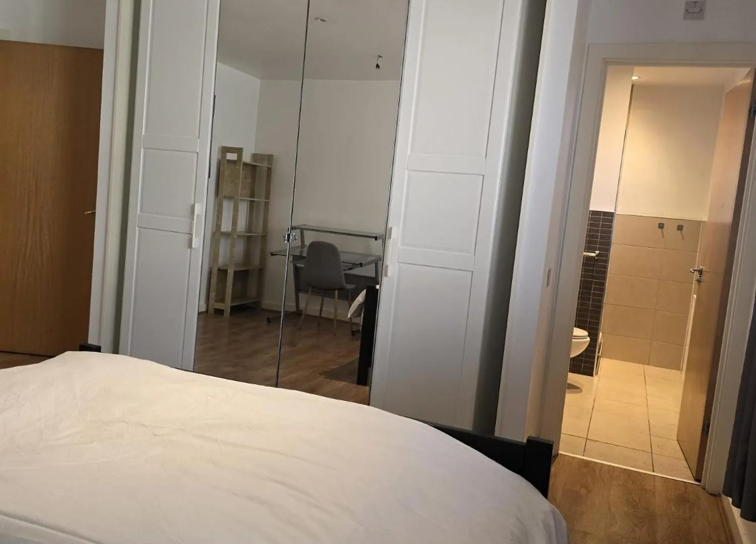 Ocean Wharf Apartment London