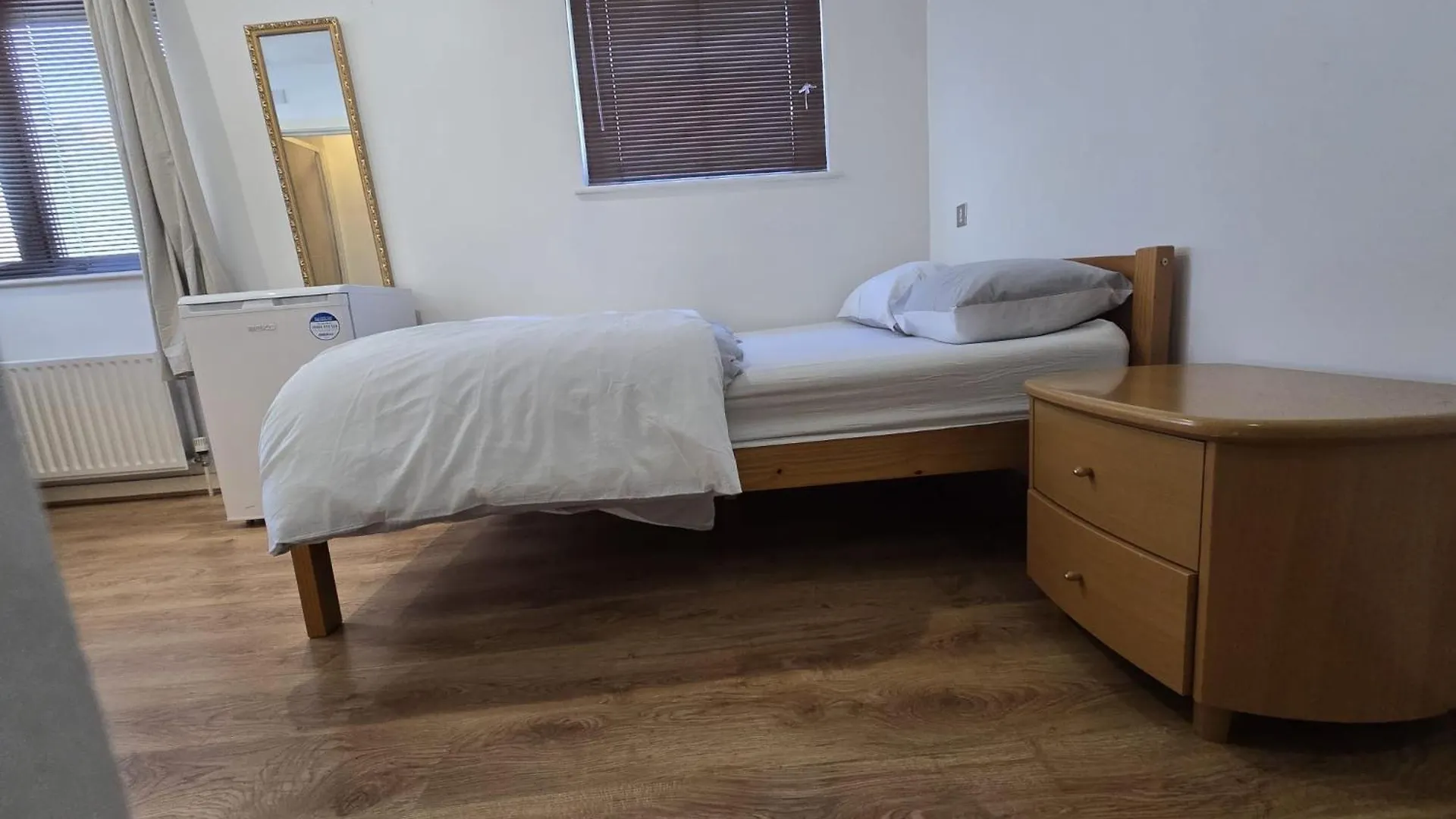 Ocean Wharf Apartment London