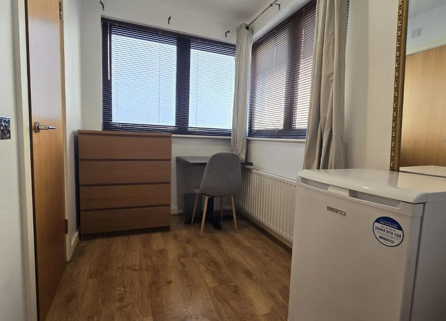 Ocean Wharf Apartment London
